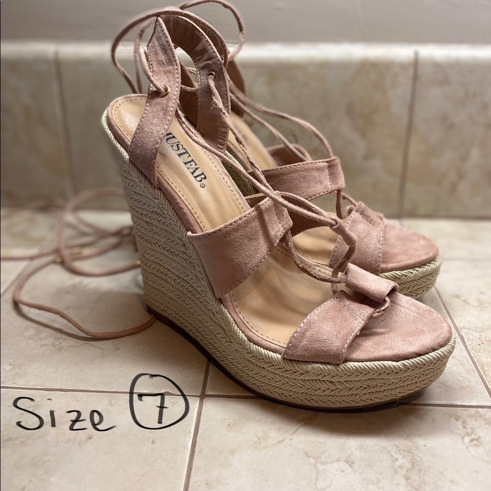 Just Fab light beige wedges 7w